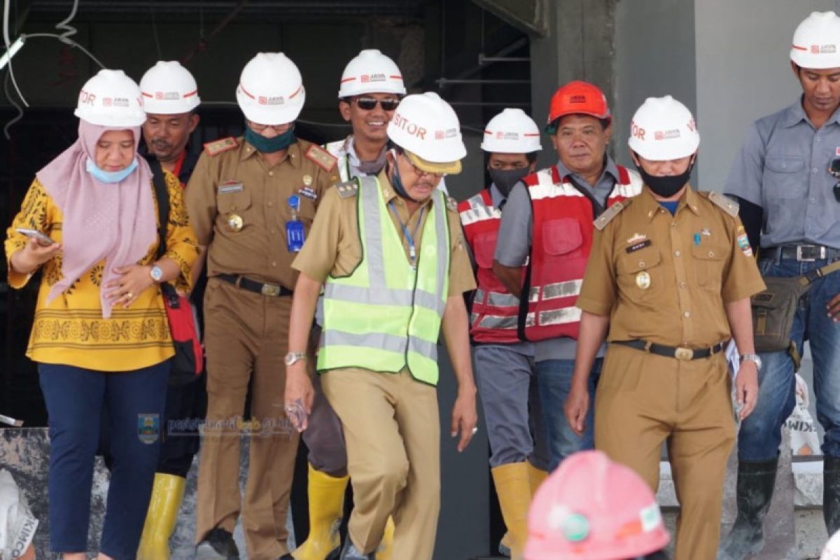 Bupati Pesisir Barat sidak pembangunan kompleks perkantoran