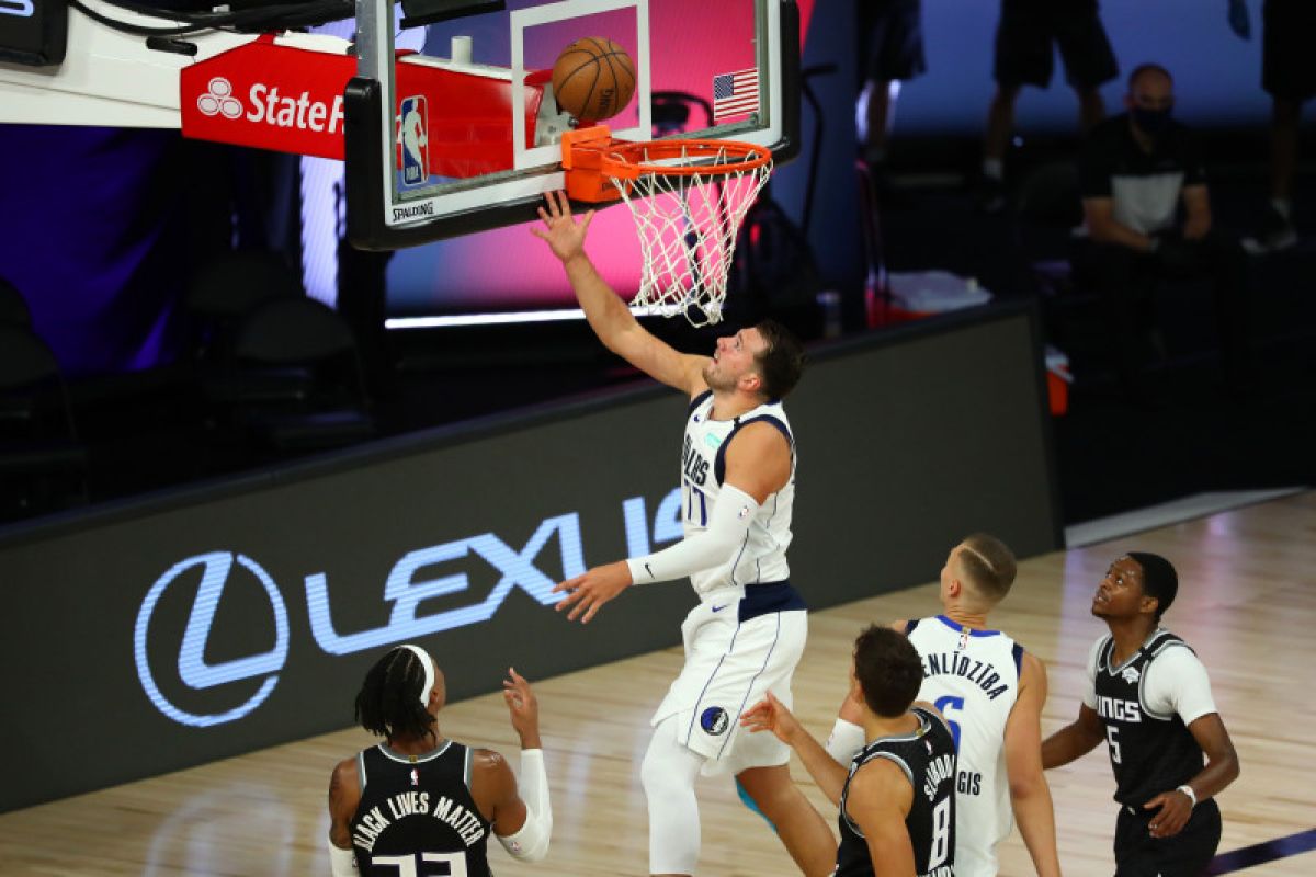 Doncic jadi bintang saat membawa Mavericks atasi Kings 114-110