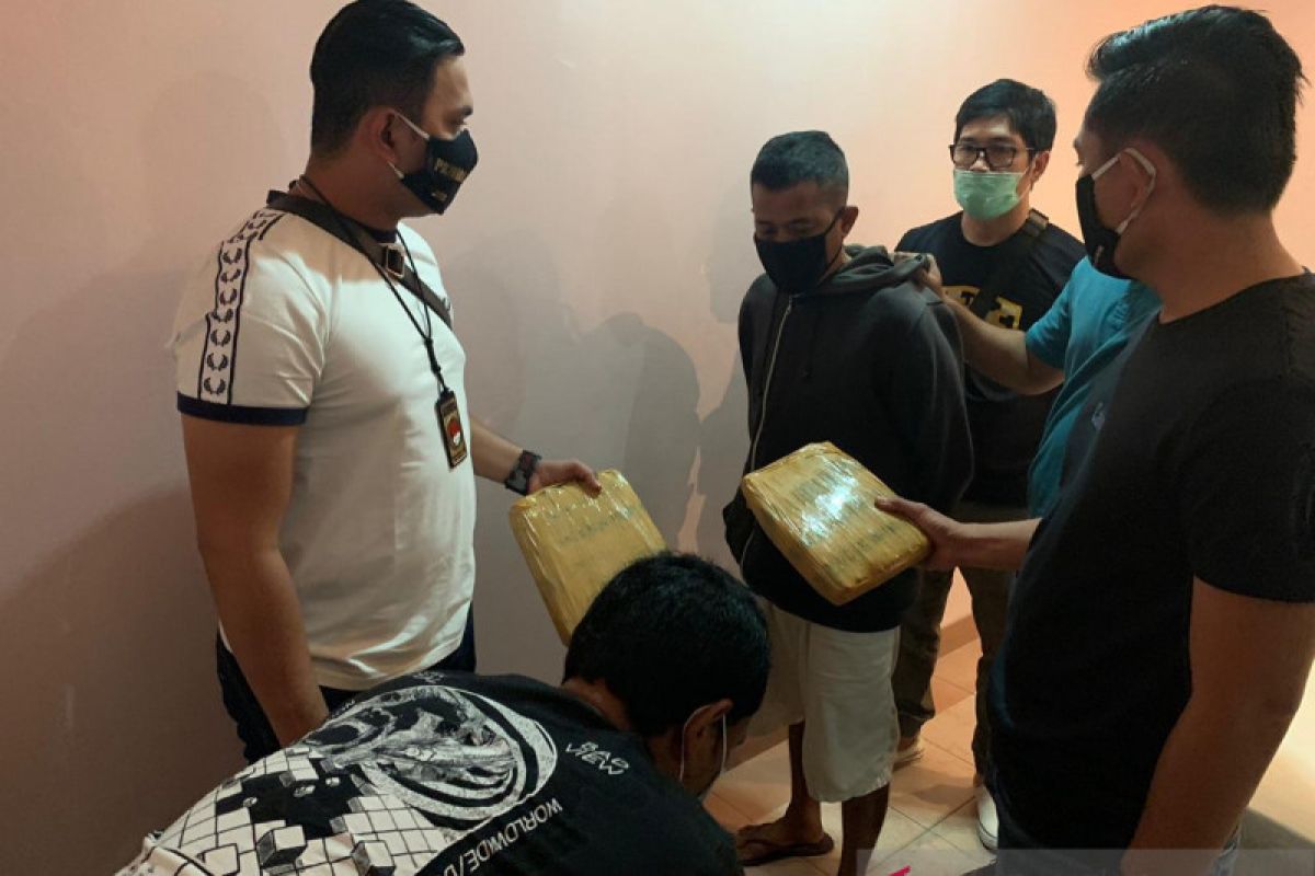 Polisi temukan 75 Kg ganja disimpan dalam makanan dodol di Jakarta