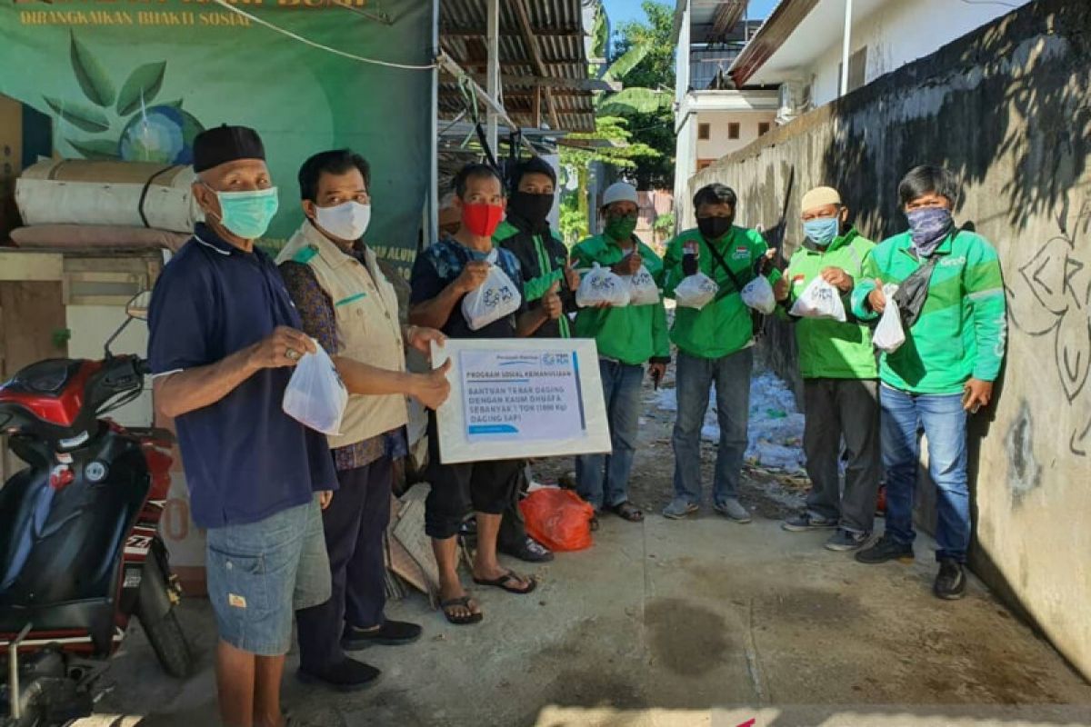 YBM PLN bagi 1.200 kilogram daging untuk dhuafa di wilayah Sulselrabar