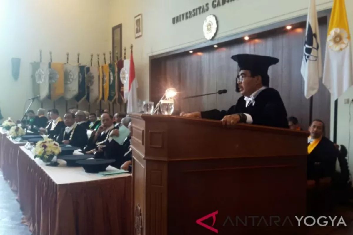 Guru Besar UGM Prof. Cornelis Lay tutup usia