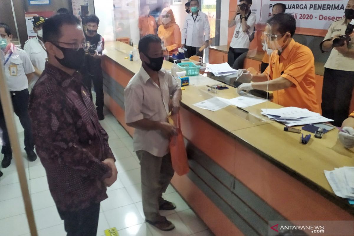 Pencairan BST gelombang II mulai dari Kota Bandung