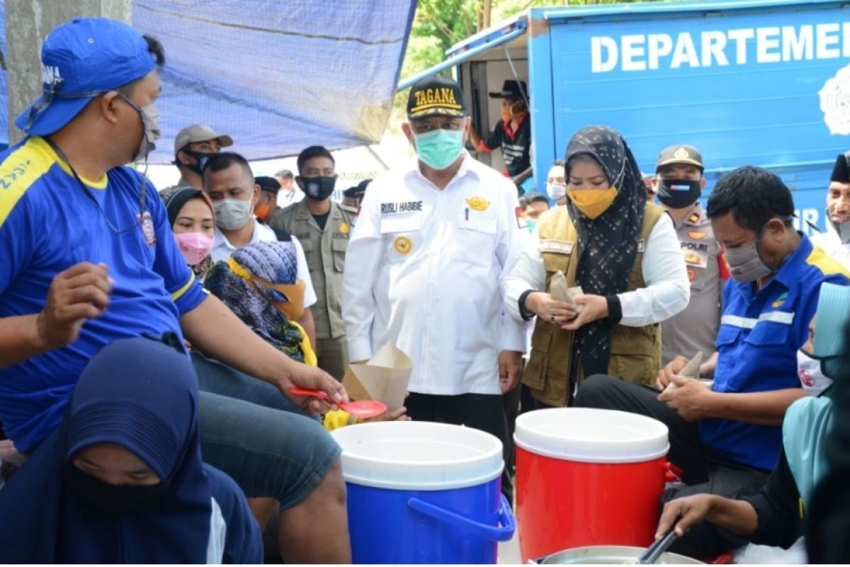 Gubernur Gorontalo salurkan bantuan untuk korban banjir