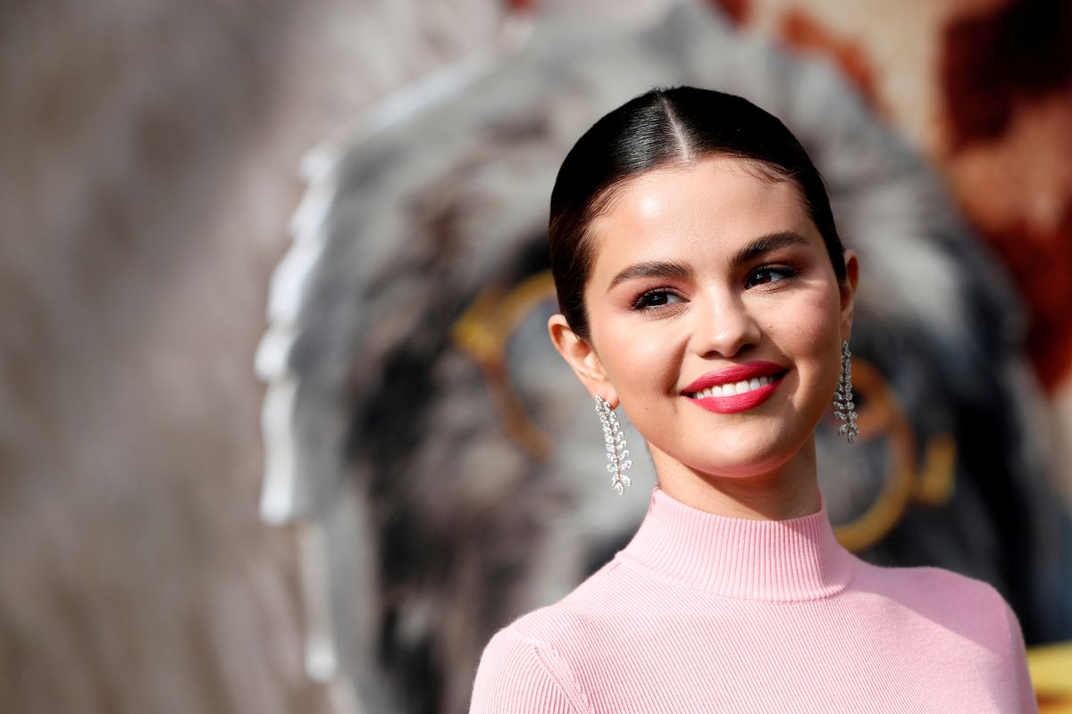 Selena Gomez kembali ke dunia film lewat "Dollhouse"