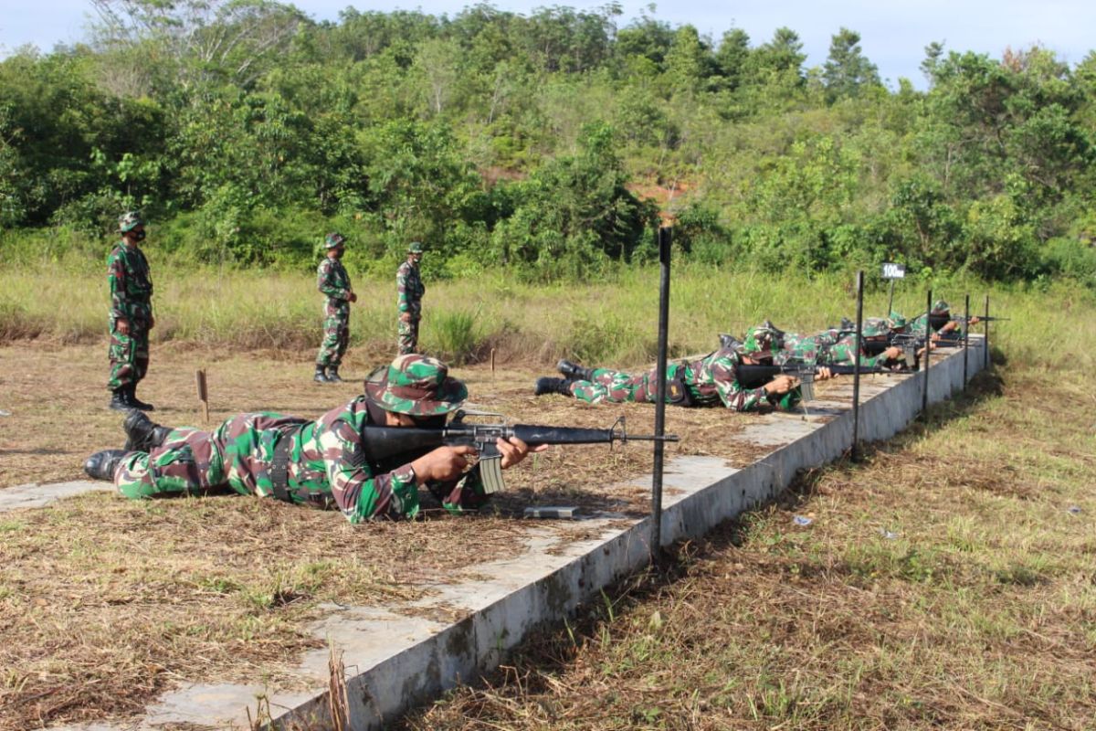 Kodim 1008/Tanjung soldiers train to hone shooting skills