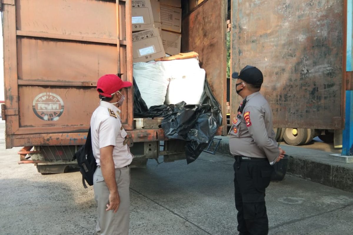 Petugas gagalkan upaya penyelundupan 1,1 ton daging celeng di Lampung