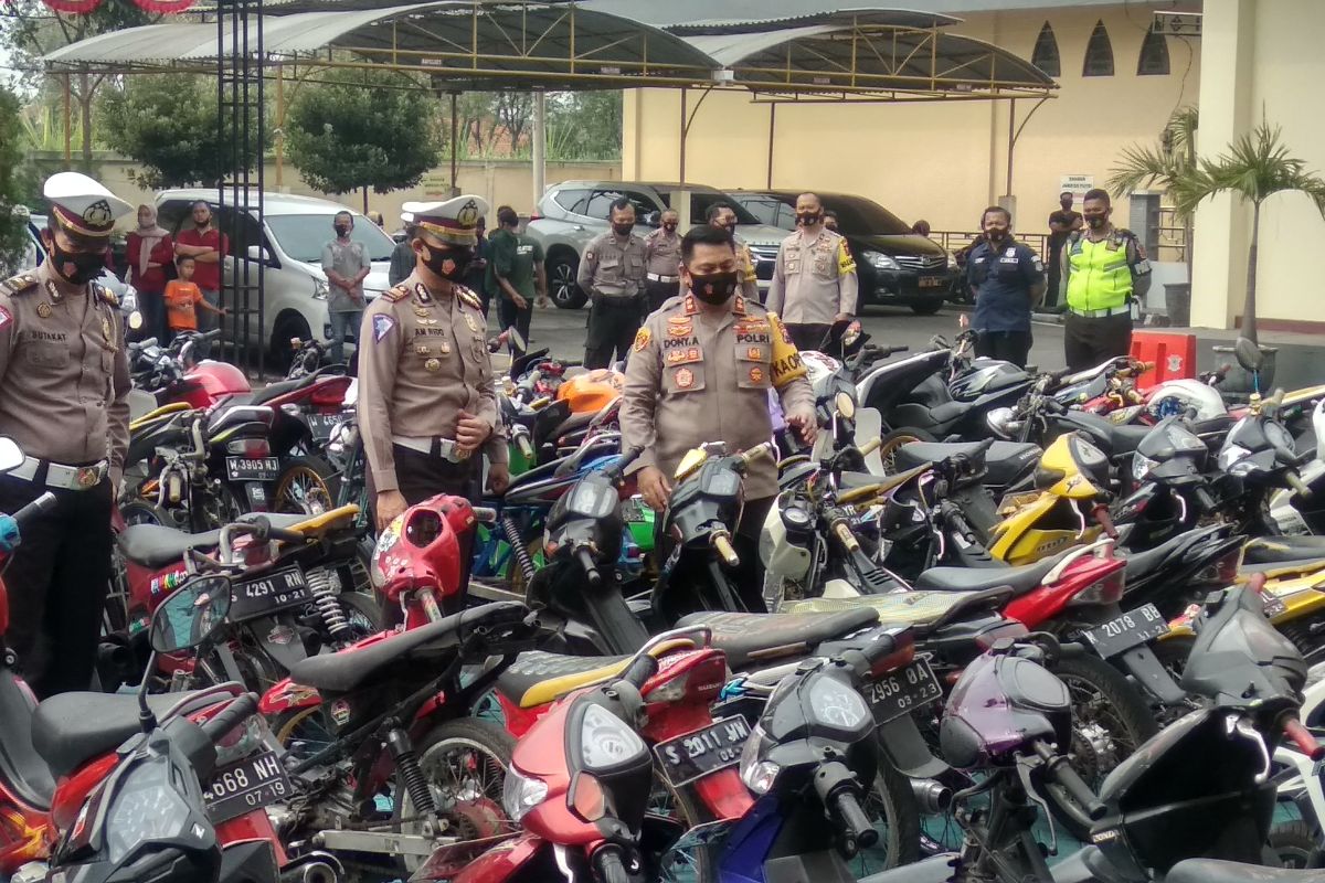 Polresta Mojokerto sita 129 sepeda motor saat Operasi Patuh Semeru 2020