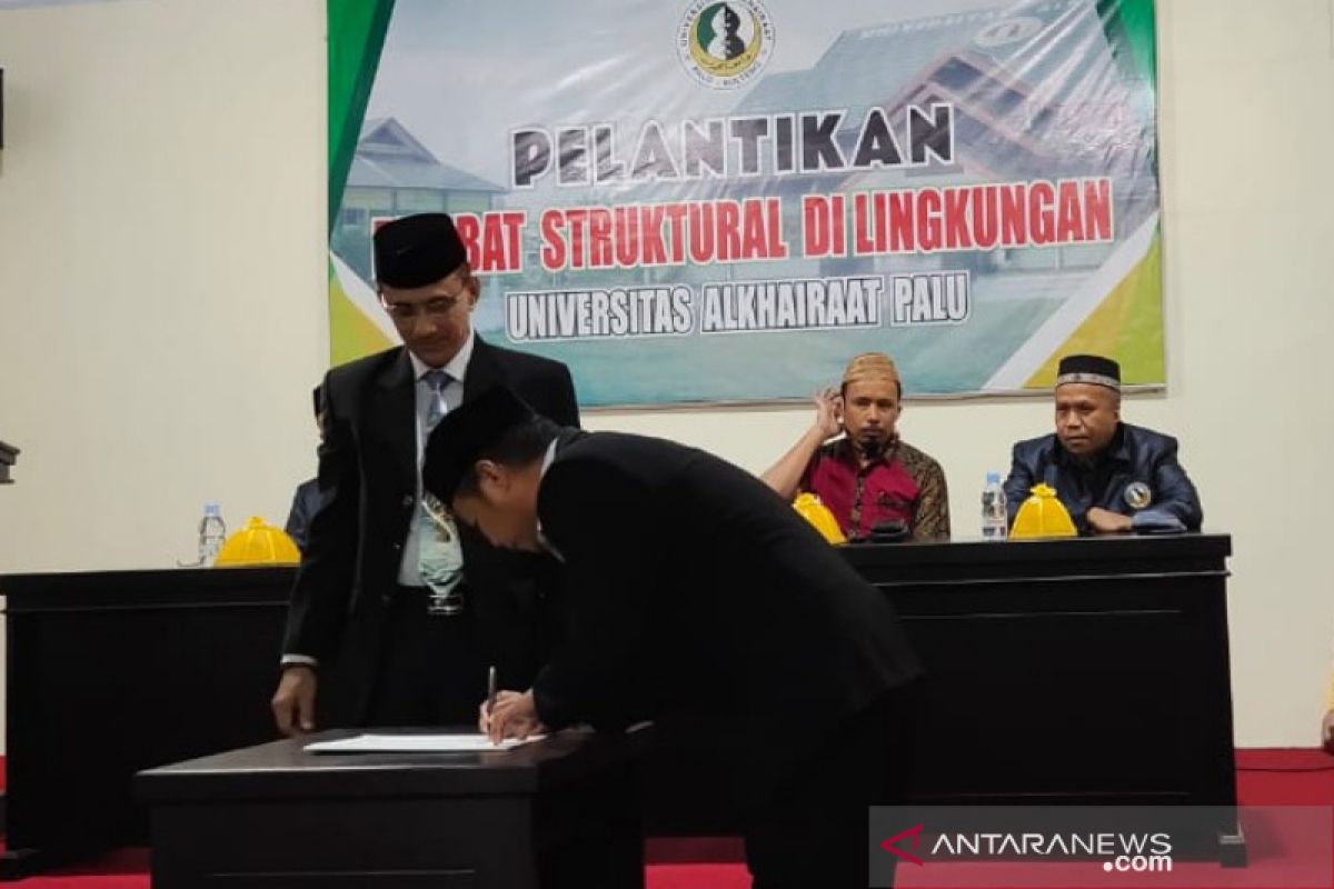 Dekan Fakultas Sastra Unisa Palu kini dijabat Syamsuddin