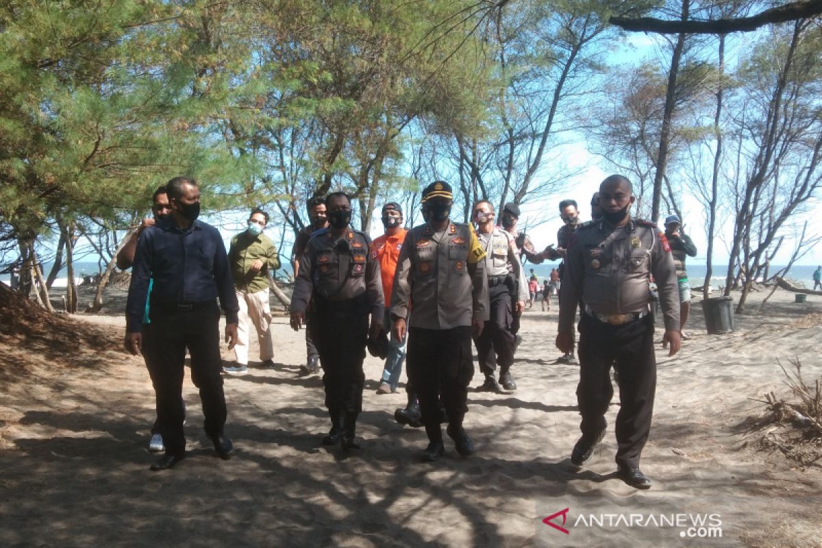Kapolres: Tujuh korban terseret ombak di pantai Bantul dua keluarga
