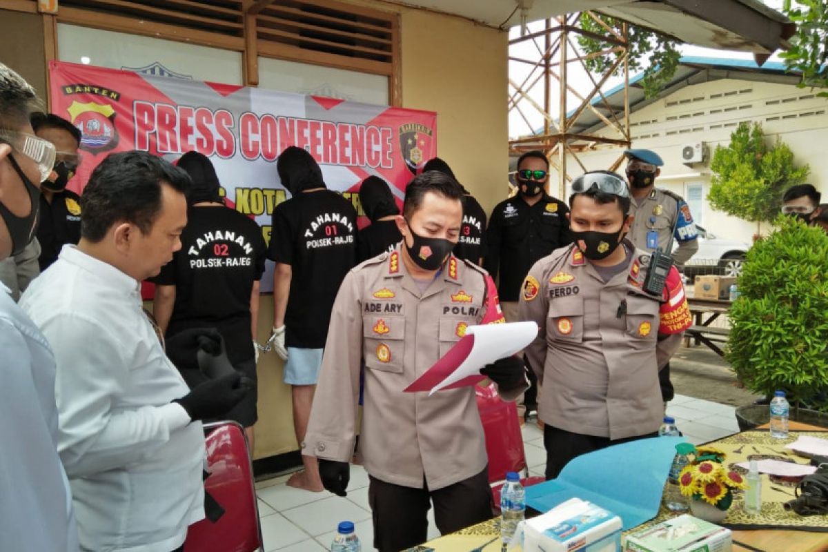 Polresta Tangerang bekuk empat pemuda keroyok polisi