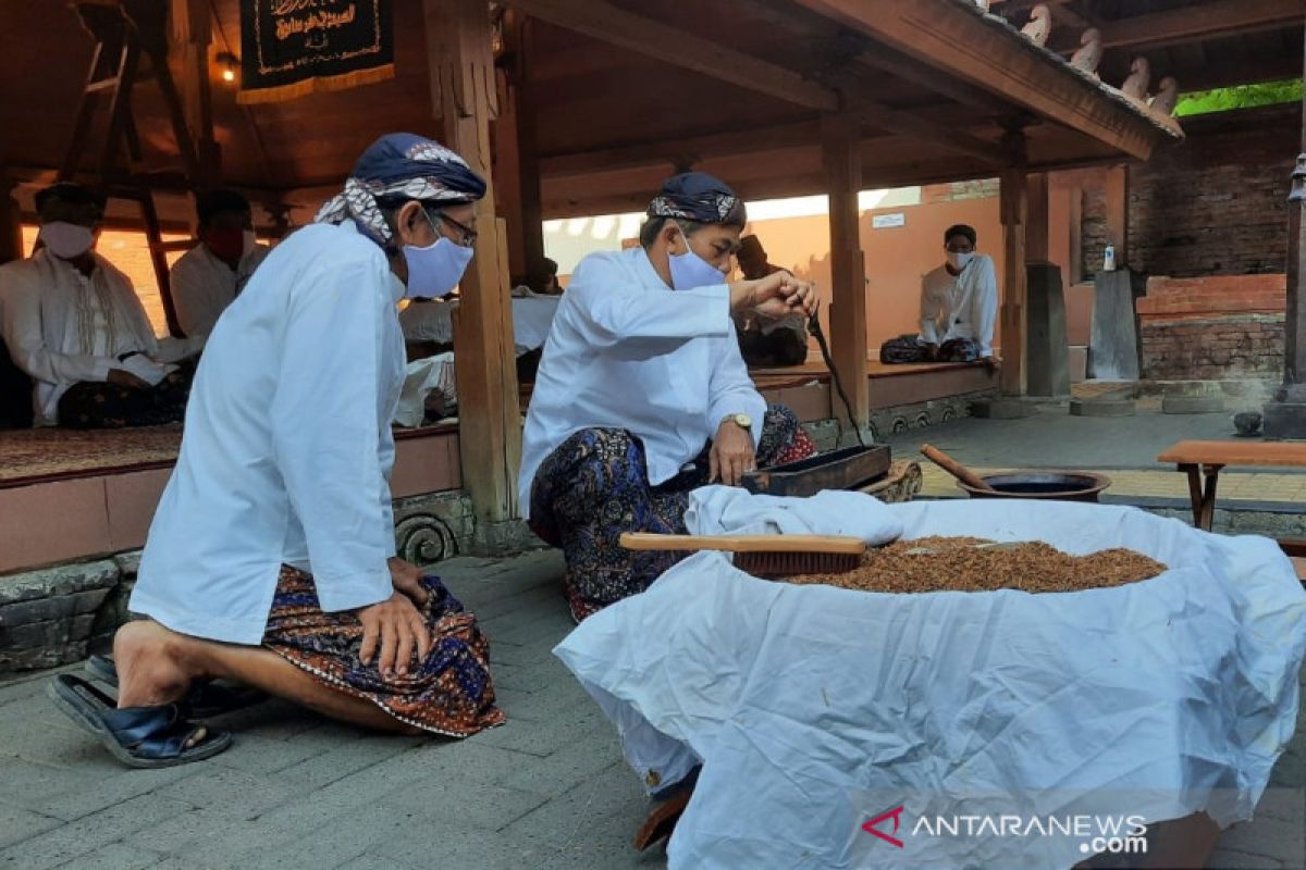 Ritual "penjamasan" keris Sunan Kudus terapkan protokol kesehatan