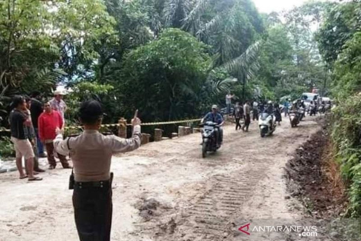 Setelah 10 hari ditutup, ruas jalan kelok 44 telah bisa dilalui kendaraan