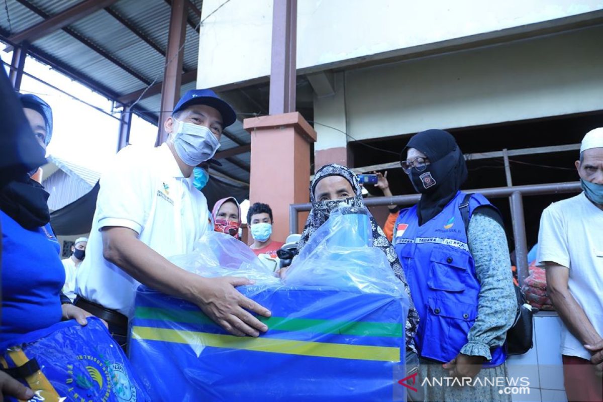 Pemkab HSS salurkan bantuan untuk korban kebakaran di Pasar Kandangan