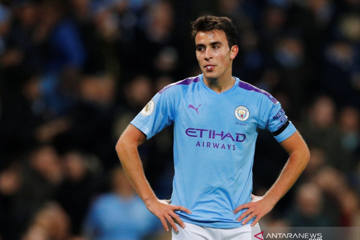 Guardiola rayu Eric Garcia perpanjang kontrak  di Manchester City