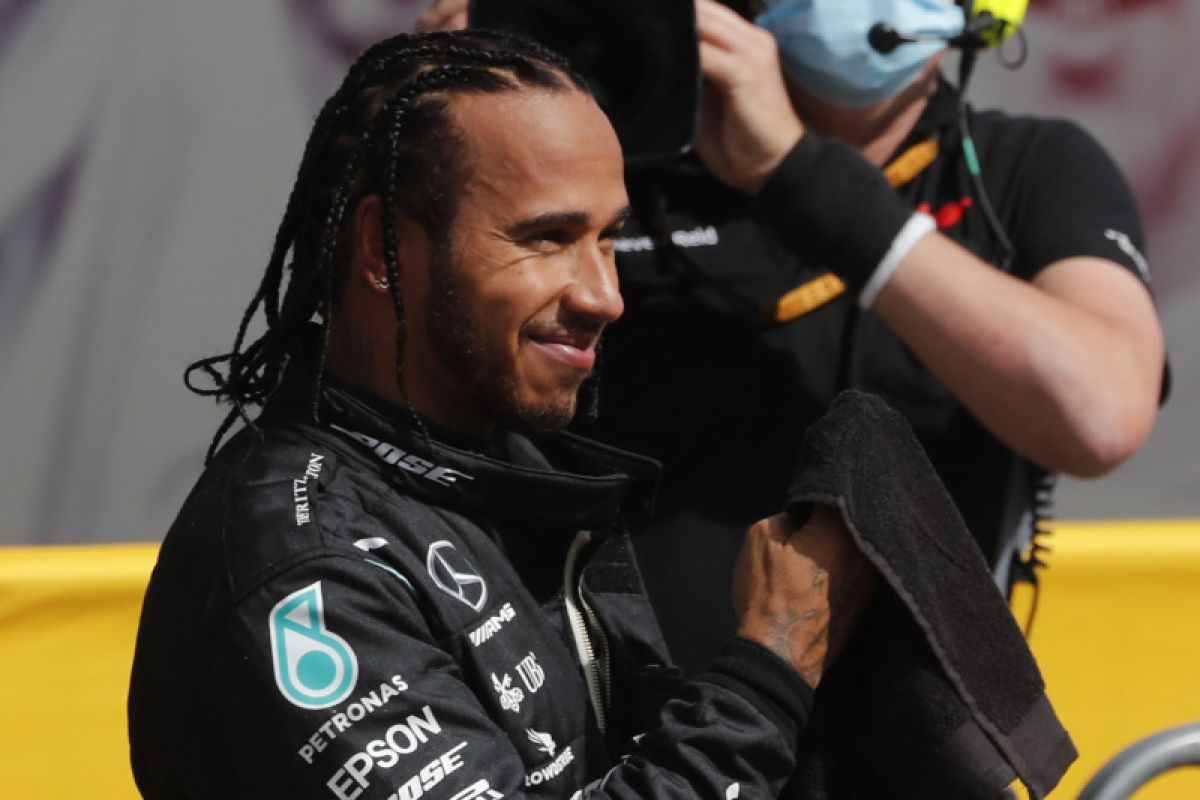 Ini alasan Hamilton belum perpanjang kontrak dengan Mercedes