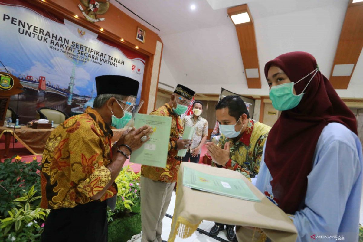 Warga Kota Tangerang terima 500 sertifikat tanah program PTSL dari BPN