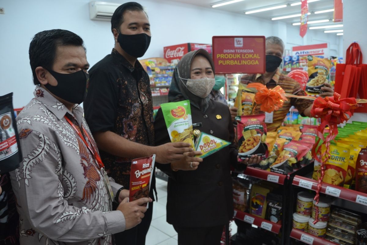 Bupati Purbalingga mendorong UMKM tingkatkan daya saing produknya