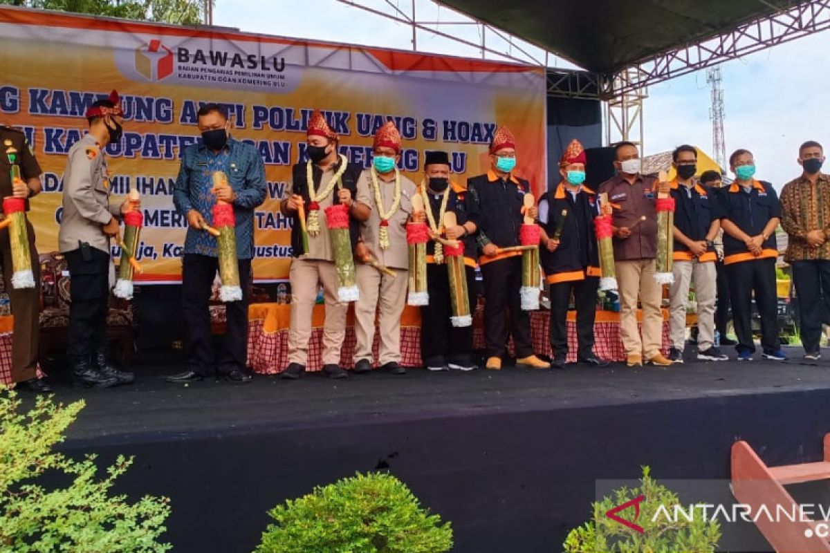 Bawaslu OKU  resmikan Kampung Anti Politik Uang dan Hoaks