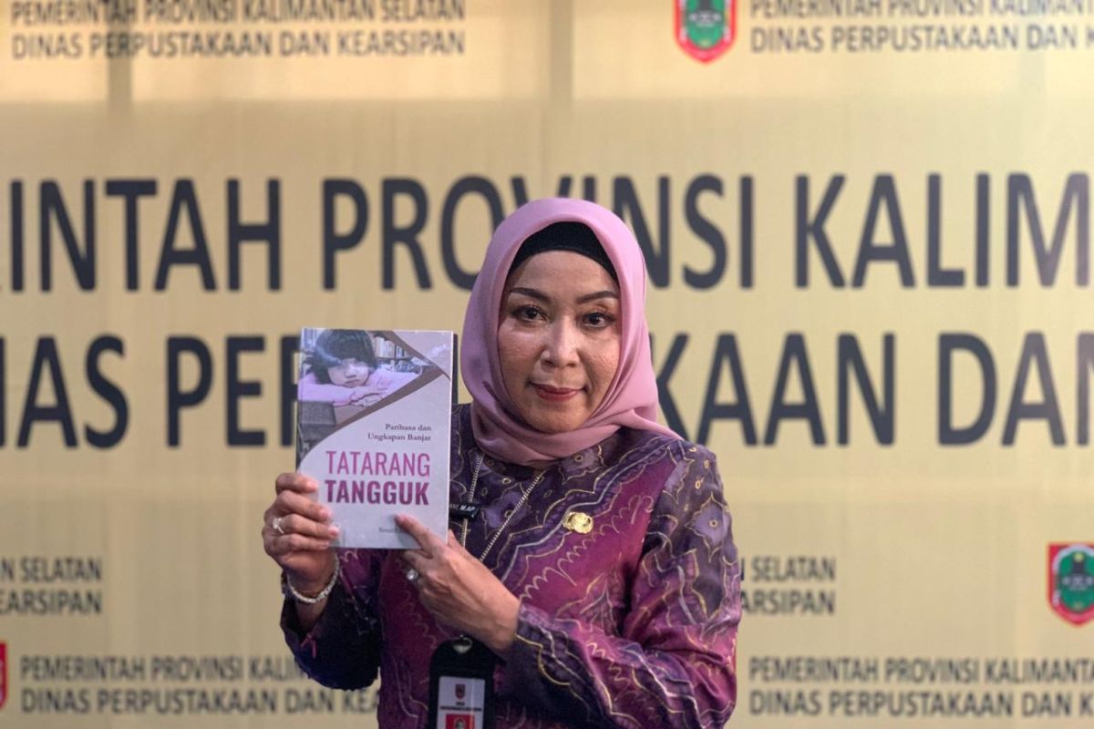 Diskusi buku Tatarang Tangguk Masa Depan Paribahasa Banjar bersama LK3