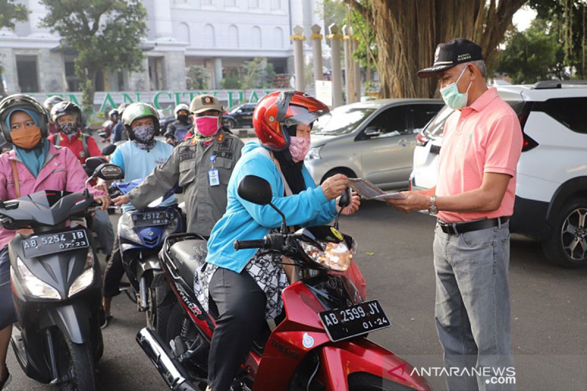 Kasus melonjak, ribuan masker dibagikan gratis di Sleman-Yogyakarta