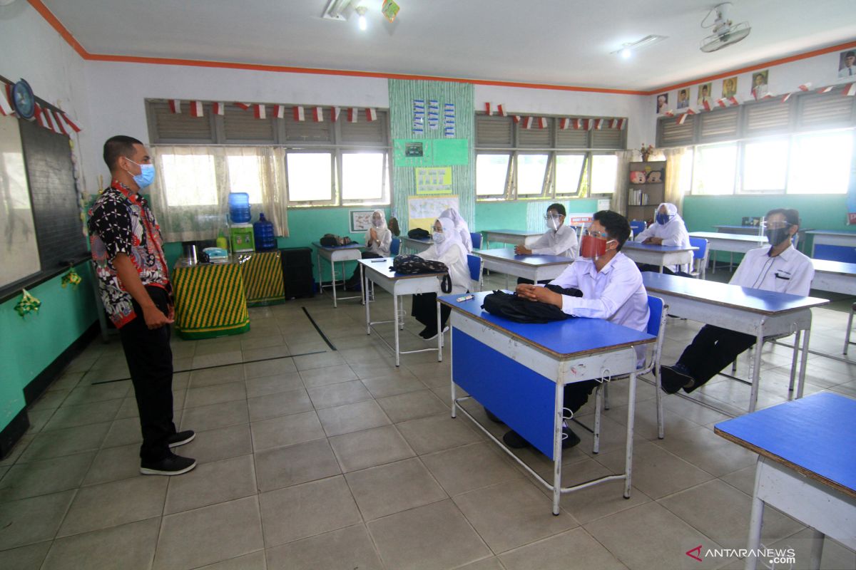 Daerah diminta tutup kembali sekolah jika penularan corona  meningkat