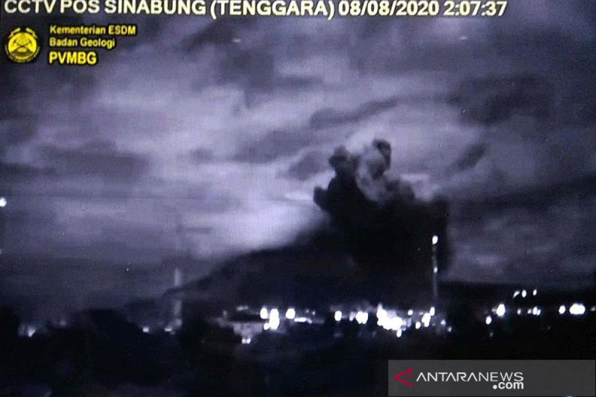 Gunung Sinabung erupsi pertama di masa pandemi