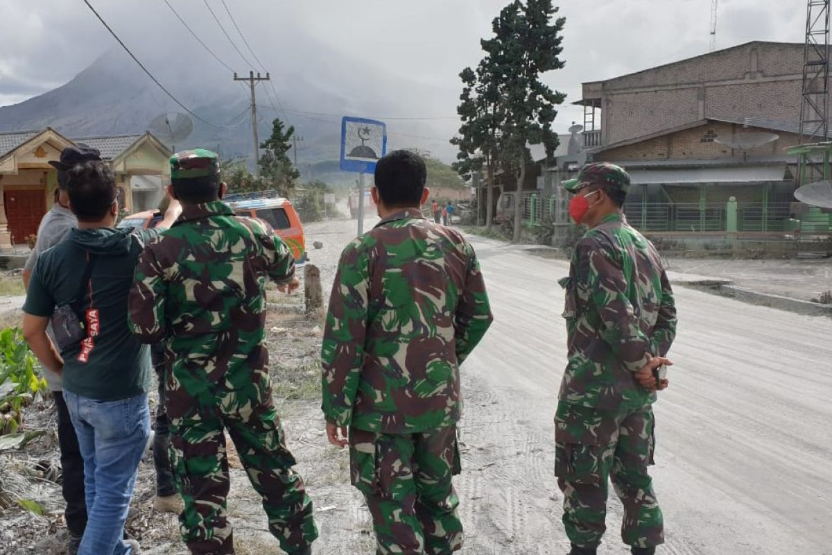 1,500 face masks distributed following Mt Sinabung's eruption