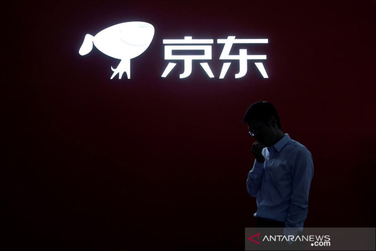 Saham China yang tercatat di AS jatuh saat Trump bidik WeChat, TikTok