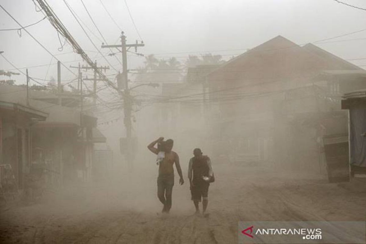 BMKG: Abu vulkanik letusan Sinabung tidak sampai perbatasan di Aceh