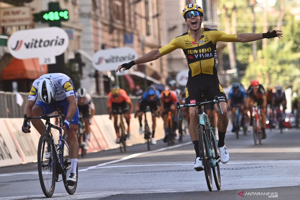Wout van Aert menangi balap sepeda Milan-San Remo