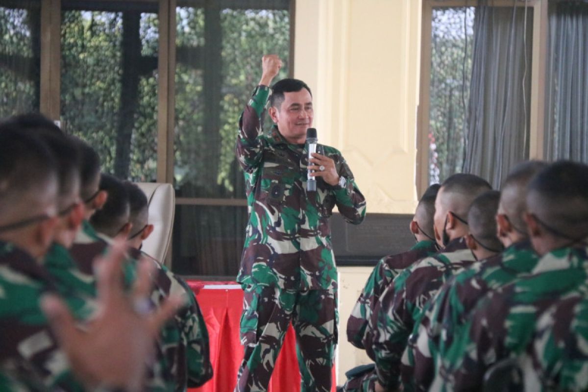 Danrem 173/PVB bekali prajurit Yonif Raider 500/Sikatan tentang kondisi Papua
