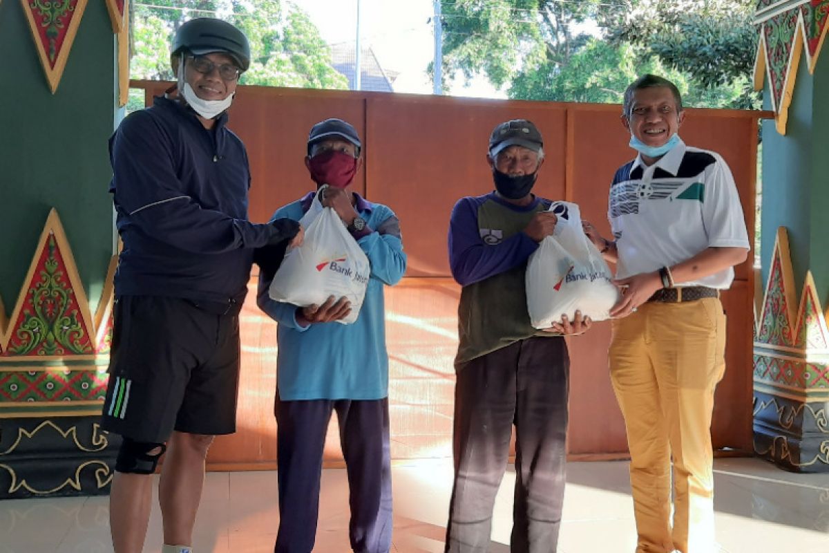 Gowes Seduluran di Yogya, Bank Jateng gelar Baksos