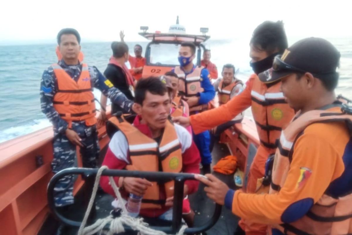 Jasad wisatawan terseret ombak di Pantai Pasir Putih Lebak ditemukan tim SAR