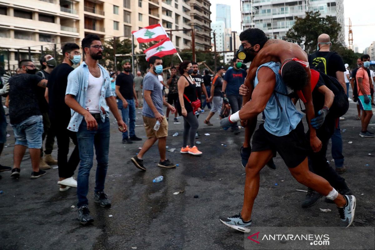 Pemerintah Lebanon bubar setelah ledakan, dan PM mengundurkan diri