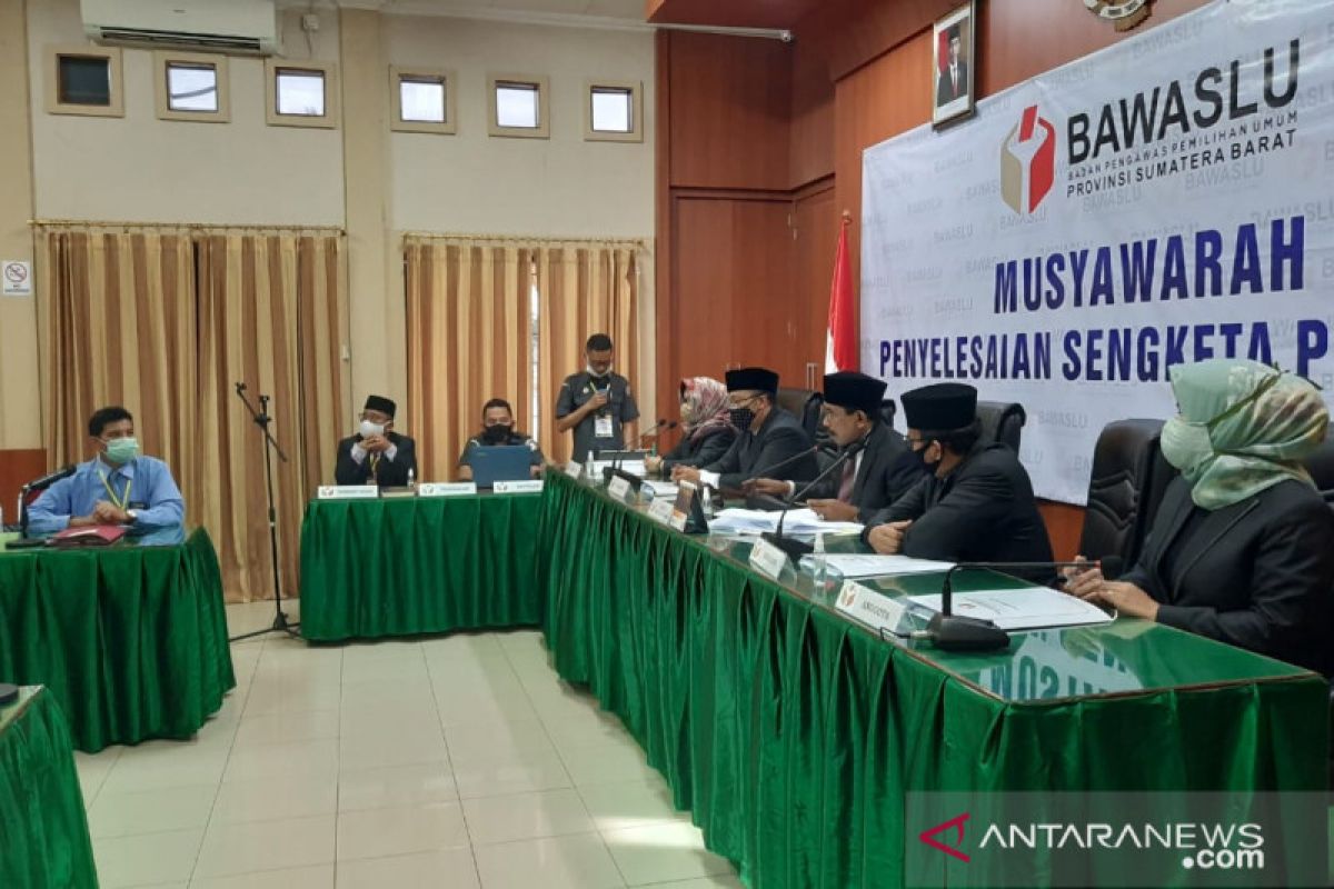 Bawaslu gelar musyawarah terbuka sengketa calon perseorangan di Pilgub Sumbar