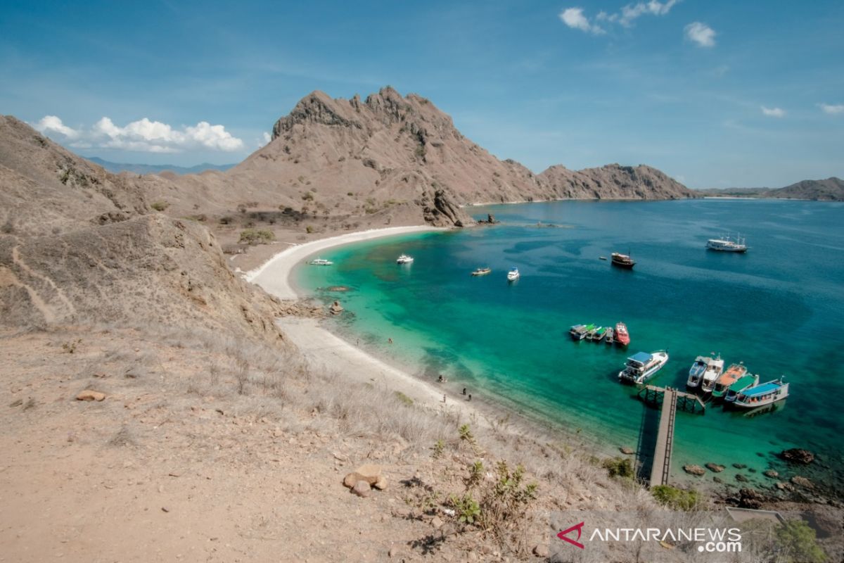 News Focus --  Komodo National Park, Labuan Bajo reopen to domestic tourists, expats