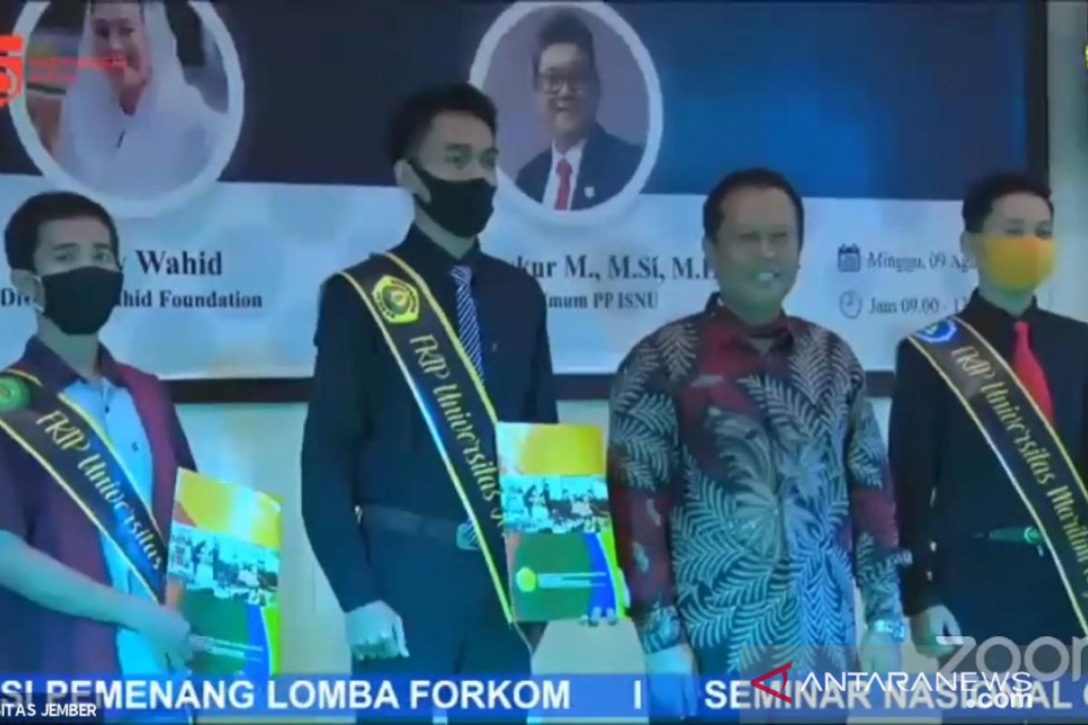 Mahasiswa FKIP UMRAH Tanjungpinang juara I learning media nasional