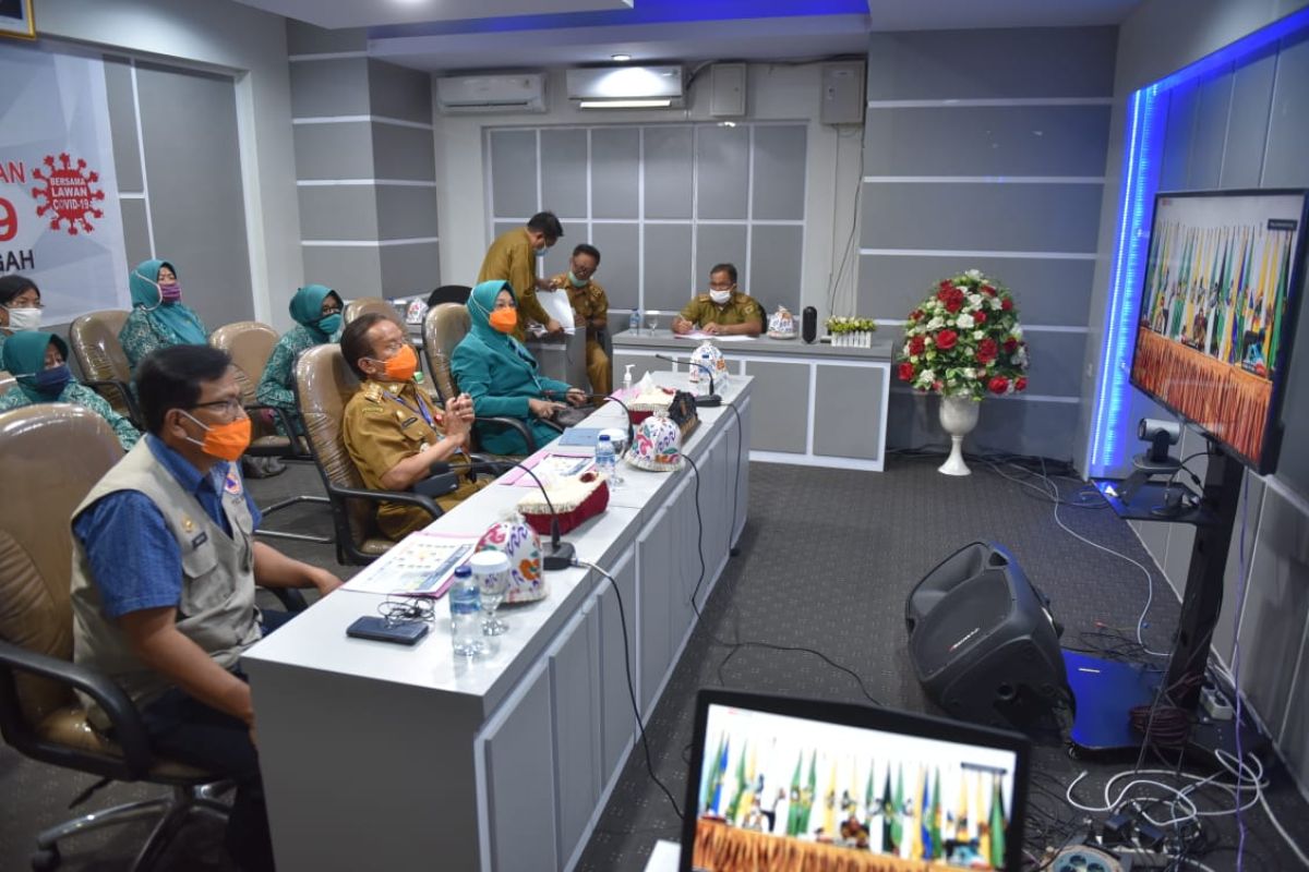 Gubernur dan Ketua PKK Sulteng ikuti sosialisasi COVID-19 melalui virtual