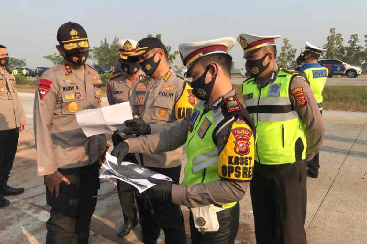 Polisi sebut kecelakaan tol Cipali karena sopir Elf mengantuk