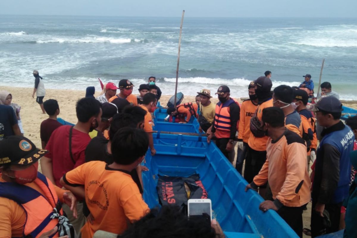 Korban tenggelam di pantai Bantul ditemukan di pantai Gunung Kidul