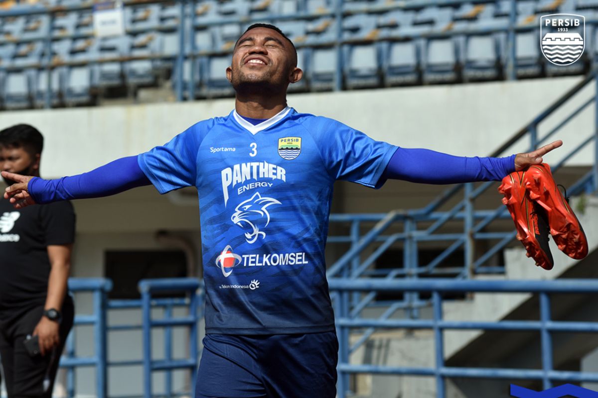 Bek Persib Ardi Idrus optimistis redam ketajaman lini depan Persikabo