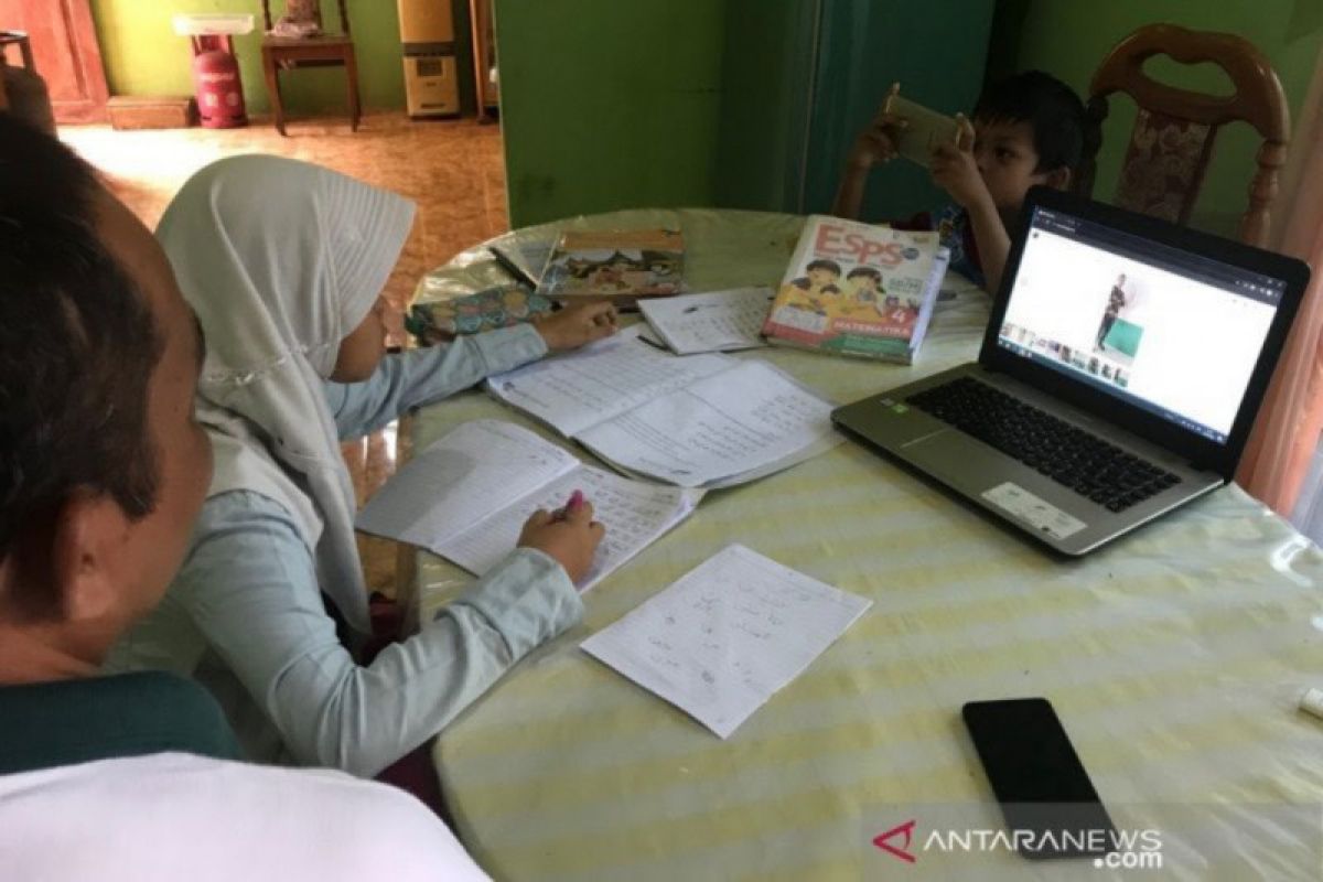 Kesiapan pendidik dan siswa jadi tantangan utama pembelajaran daring