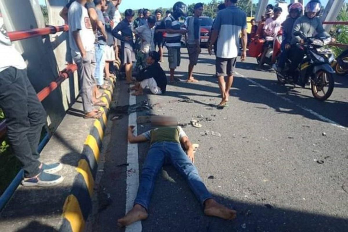 Dua motor terlibat kecelakaan di jembatan Mukomuko