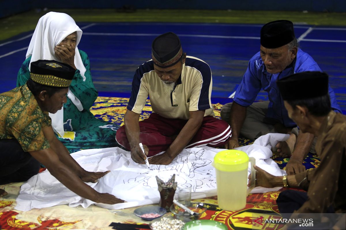 Warga suku Bajau Torosiaje gelar ritual tolak bala