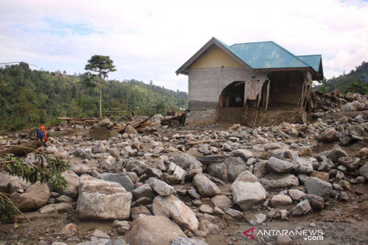 Penyintas banjir bandang Kulawi-Sigi butuh bantuan pangan dan pakain