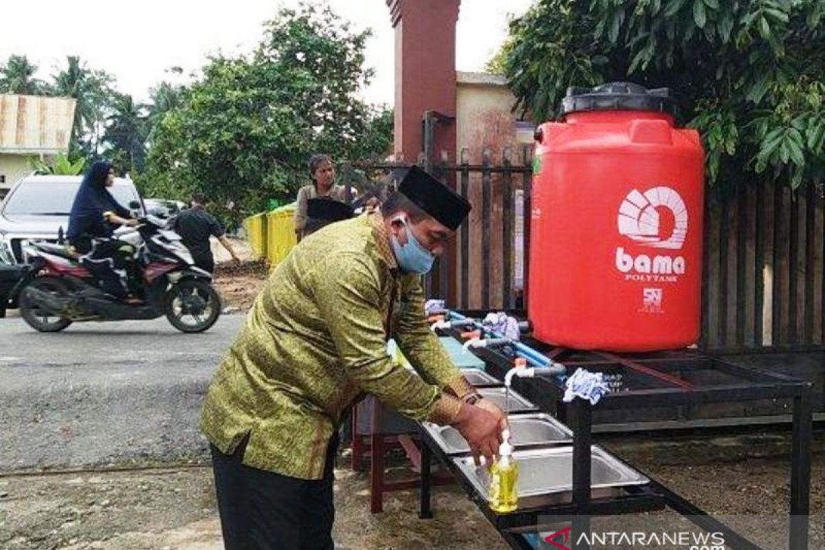 Bupati Aceh Singkil dan isteri  positif COVID-19