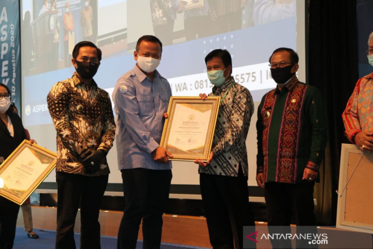 Pemkab Bangka Tengah raih penghargaan daerah pesisir terbaik