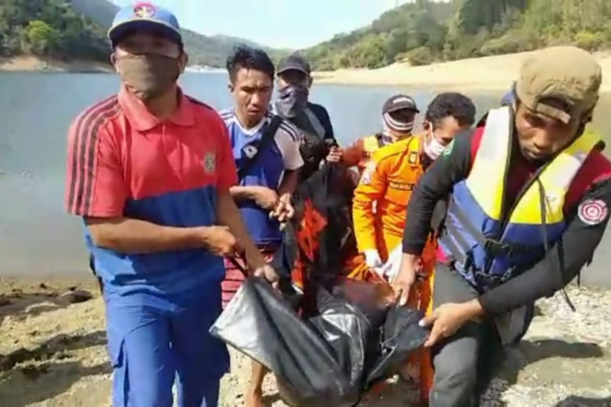 Tim SAR menemukan mayat kakek di Bendungan Diwu Moro Bima