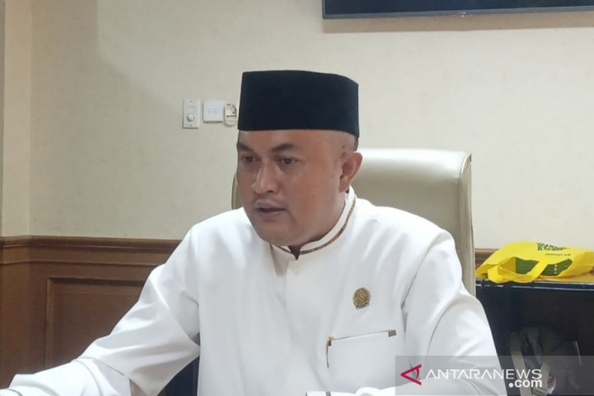 Ketua DPRD Bogor melarang anggota berkantor sebelum ikuti tes usap