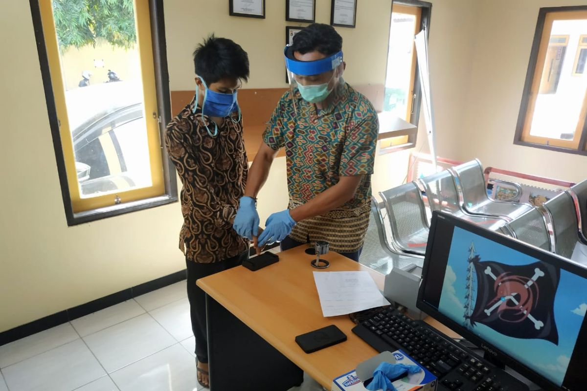 Polres Lombok Barat melayani pembuatan SKCK secara daring